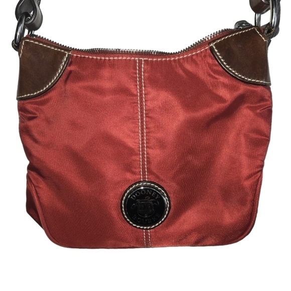 Dooney & Bourke Wayfarer red shoulder bag - Picture 1 of 14